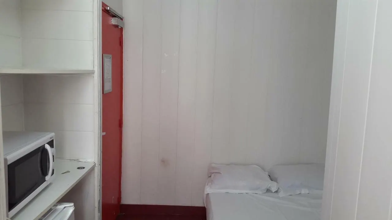 Hotel Cyrano Voltaire Paris